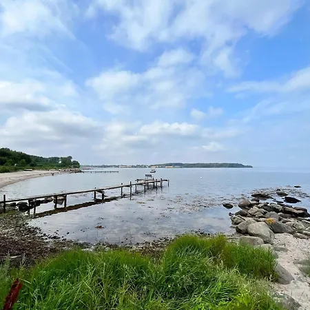 Panoramic Seaside Escape - By Traum أبينرا